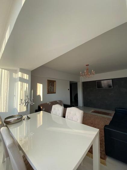 Apartament cu 3 camere semidecomandat în Fălticeni