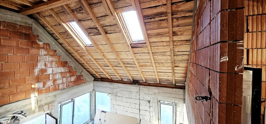 Casă individuală cu 5 camere cu Teren 300 Mp în Berceni