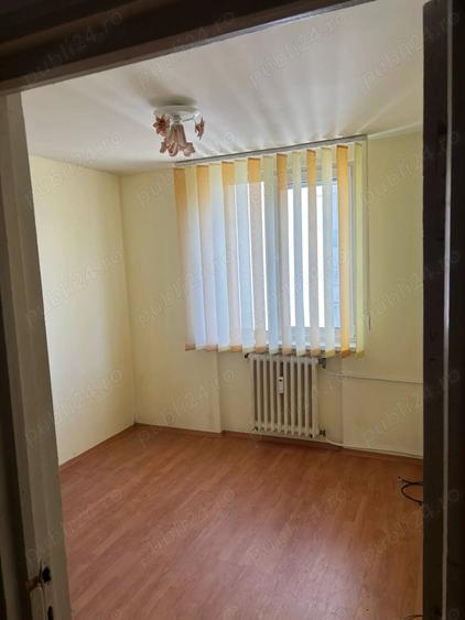 Apartament cu 3 camere decomandat în Dărmănești