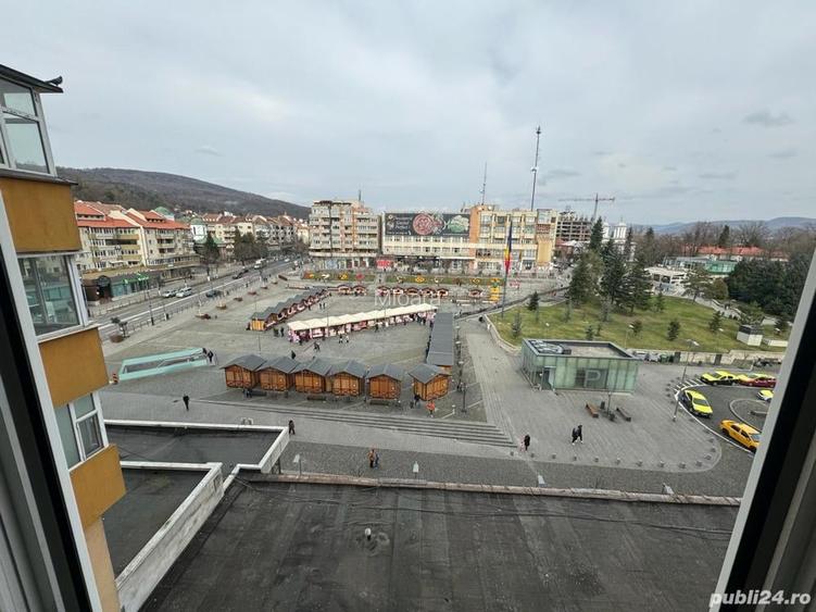 Birou sau apartament de locuitcu trei camere ultracentral cu un view de invidiat