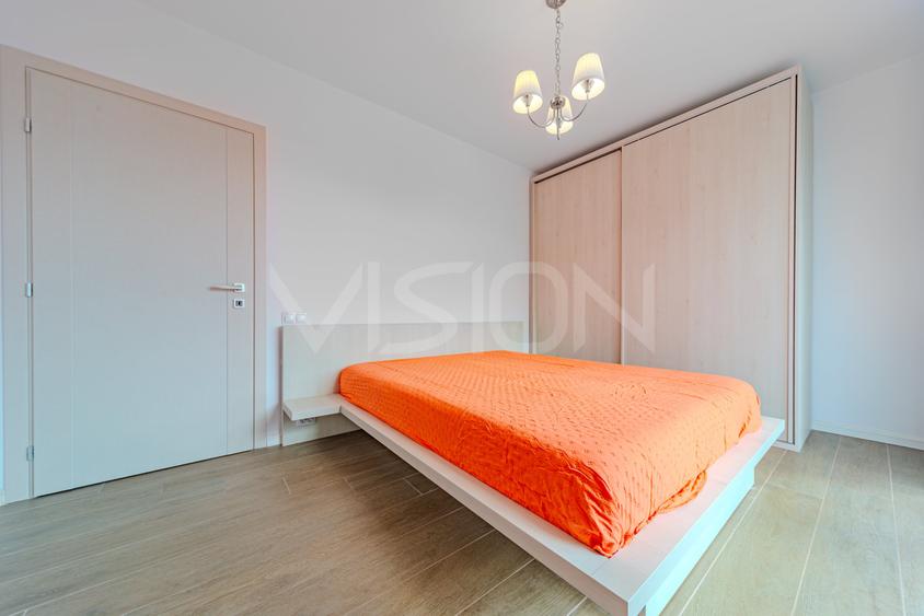 Apartament cu 3 camere semidecomandat în Între Lacuri