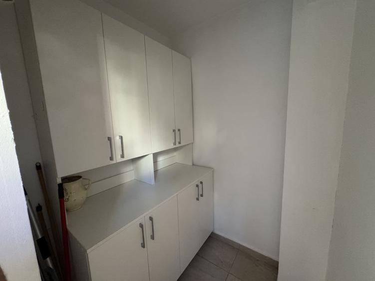 Apartament cu 3 camere decomandat, mobilat în Nerva Traian