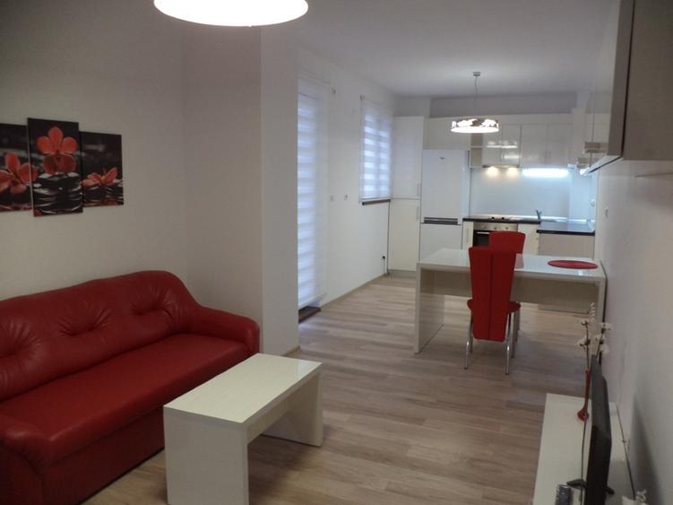 Apartament cu 2 camere semidecomandat în Mircea cel Bătrân
