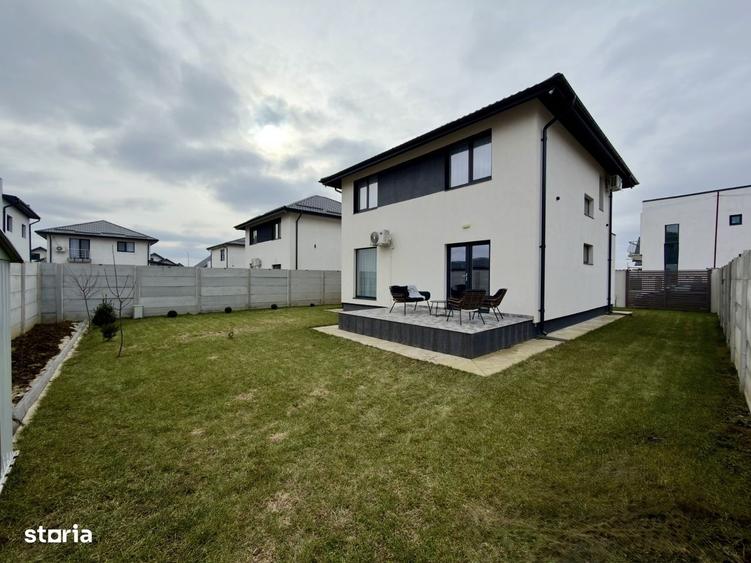 Casă cu 5 camere cu Teren 330 Mp în Central