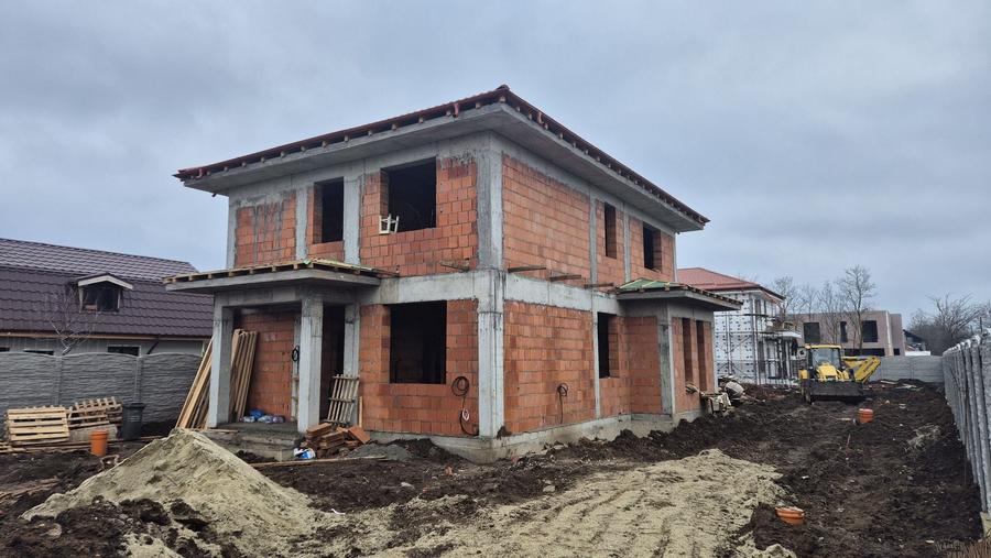 Casă individuală cu 5 camere cu Canalizare în Mogoșoaia