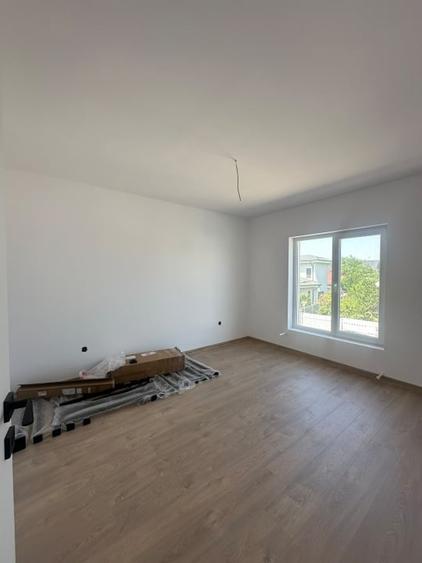 Duplex cu 4 camere cu Canalizare în Vârteju