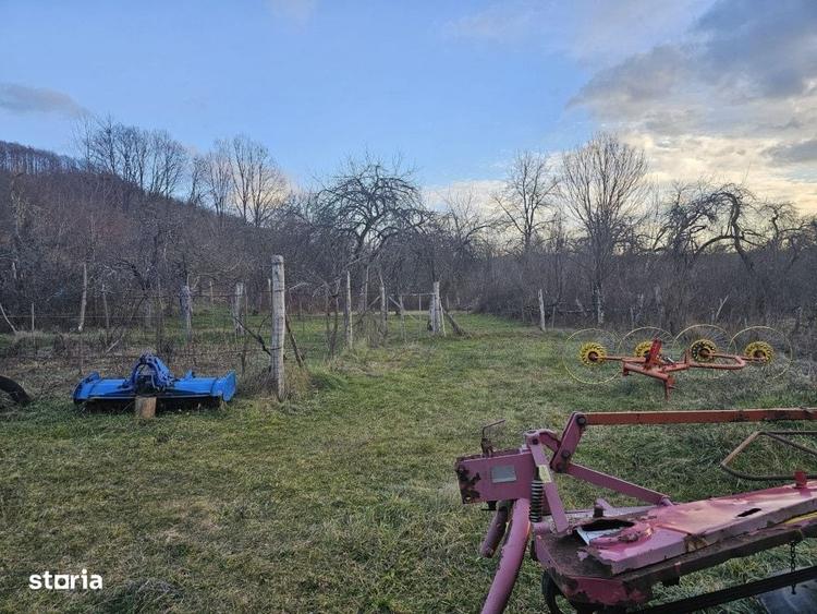 Casă cu 4 camere în Vărzari