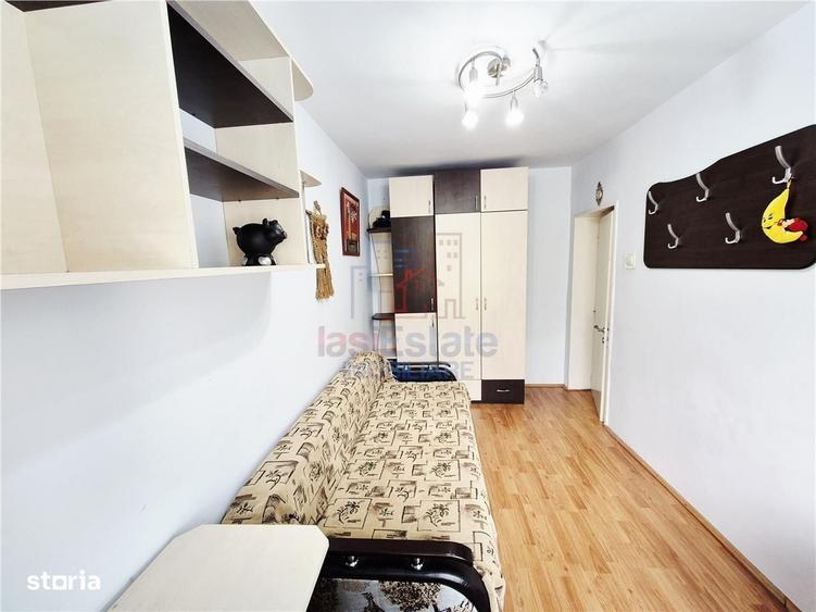 Apartament cu 3 camere în Podu Roș
