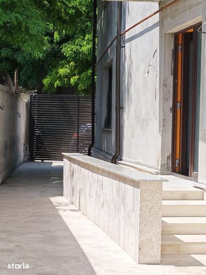 Casă cu 3 camere cu Teren 300 Mp în Brătianu