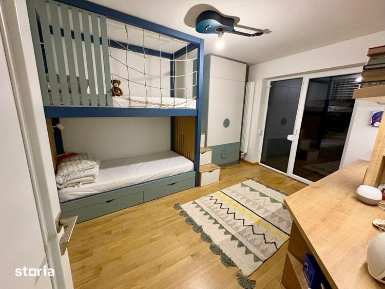 Apartament cu 4 camere semidecomandat, mobilat în Bună Ziua