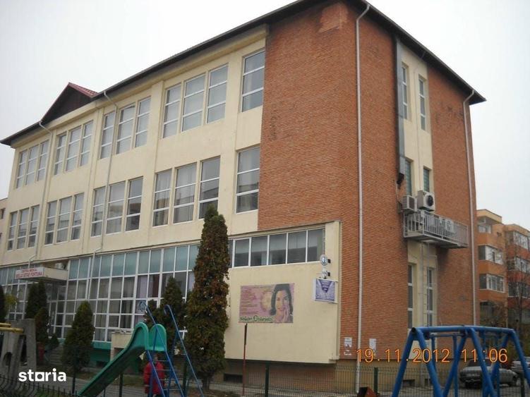 Spațiu comercial, de 1,547 mp, în Central
