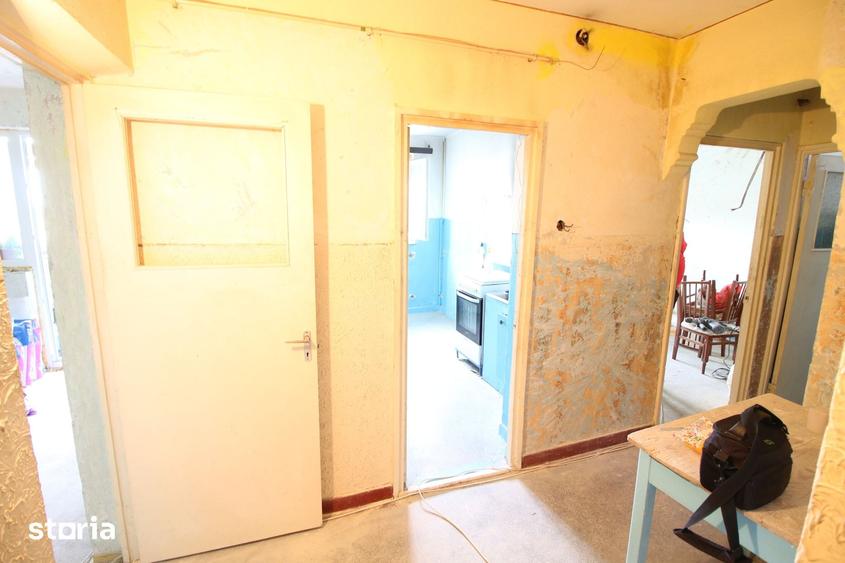 Apartament cu 2 camere decomandat în Micro 20