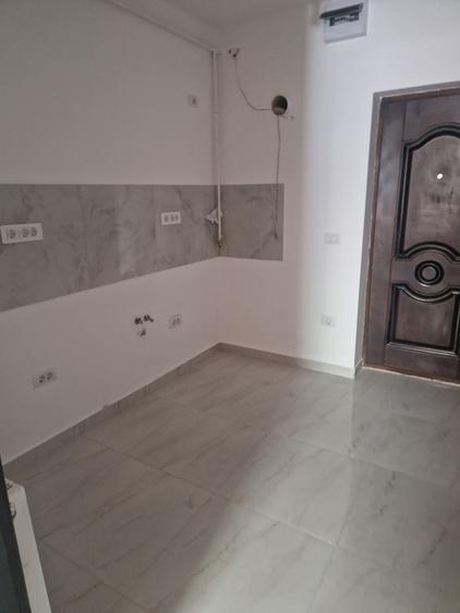 Apartament cu 2 camere semidecomandat în Traian