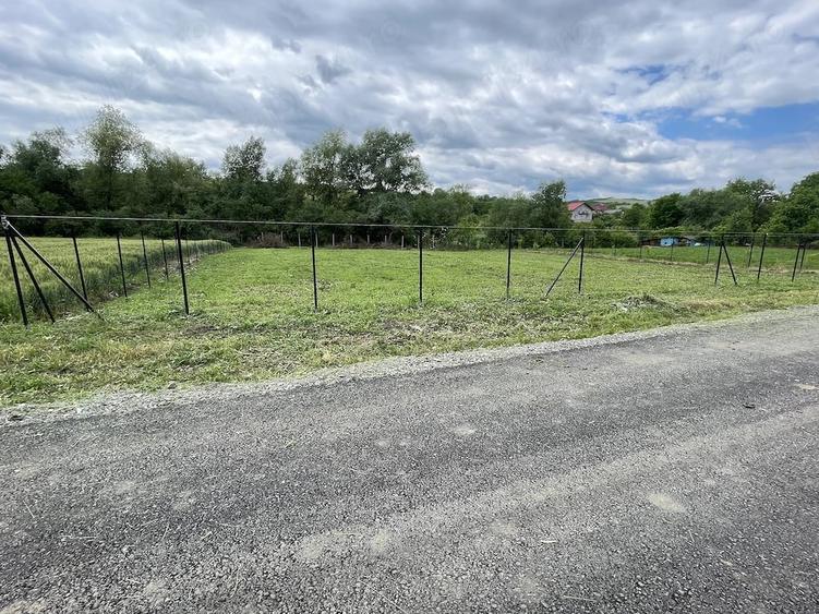Teren de 1100 mp, în Cerghid