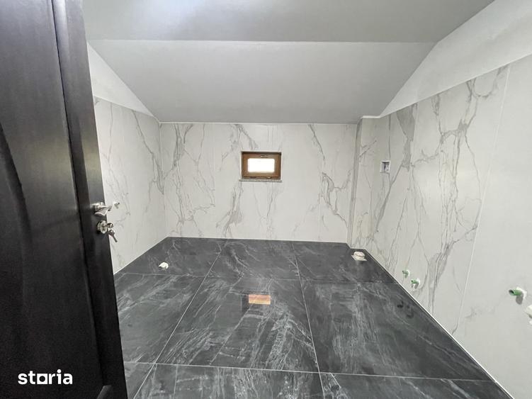Casă cu 5 camere cu Teren 1500 Mp în CFR