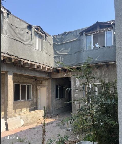 Casă cu 8 camere cu Teren 383 Mp în Gheorghe Doja