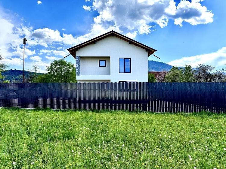 Casă cu 4 camere în Electroprecizia
