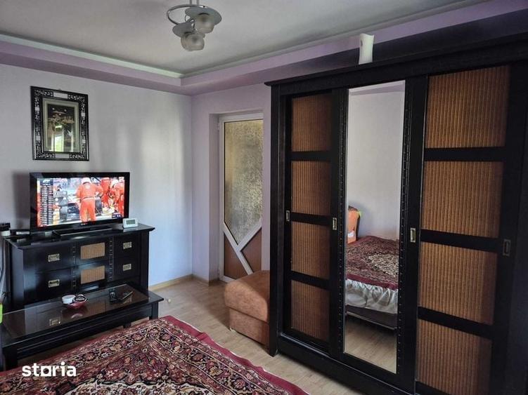 Apartament cu 3 camere decomandat în Steaua