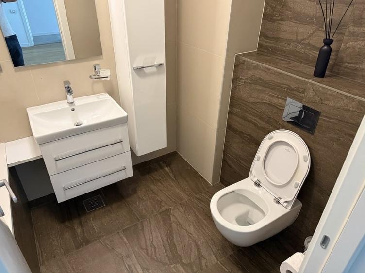 Apartament cu 2 camere decomandat, mobilat în Sisești