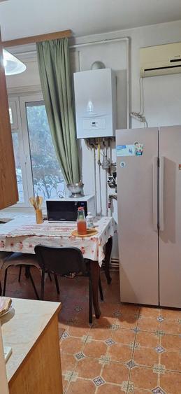 Apartament cu 3 camere semidecomandat în Pache Protopopescu