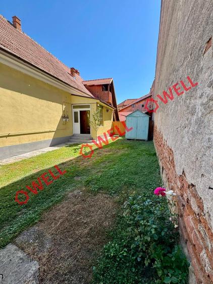 Casă cu 2 camere cu Teren 98 Mp în Central