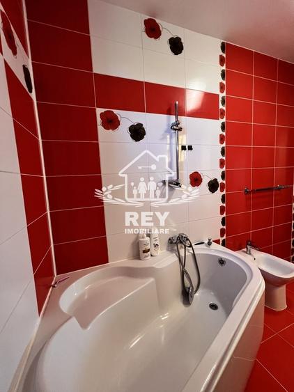 Apartament cu 3 camere semidecomandat în Turnișor