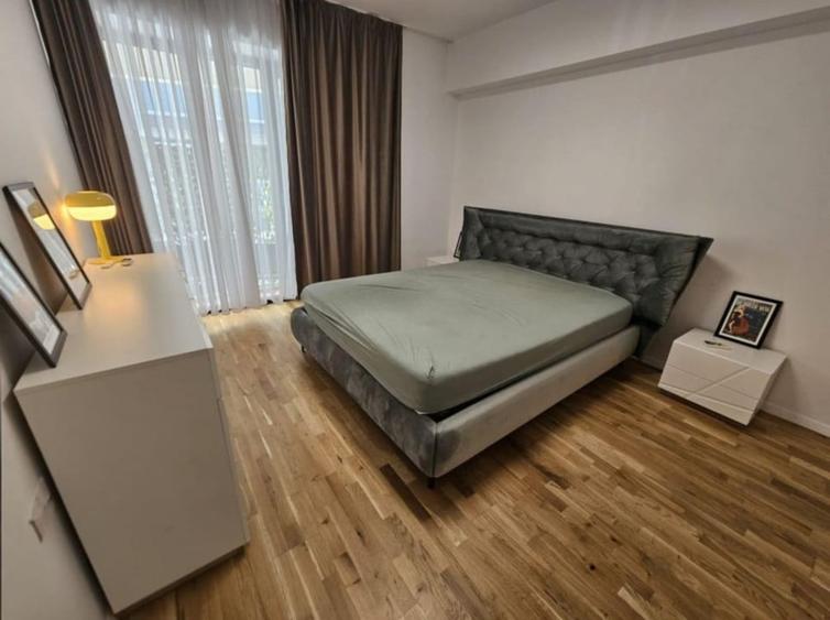 Apartament cu 4 camere decomandat, mobilat în Băneasa