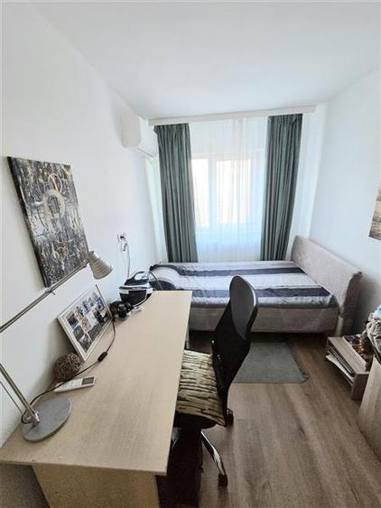 Apartament cu 3 camere semidecomandat, mobilat în Dacia