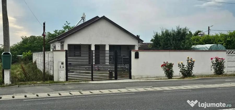 Casă cu 2 camere în Corbu