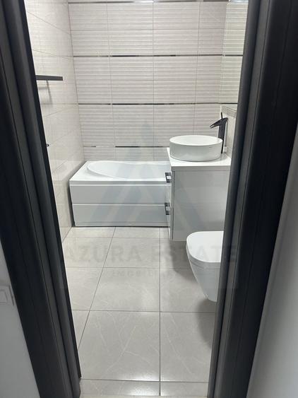 Apartament cu 4 camere decomandat, mobilat în Central