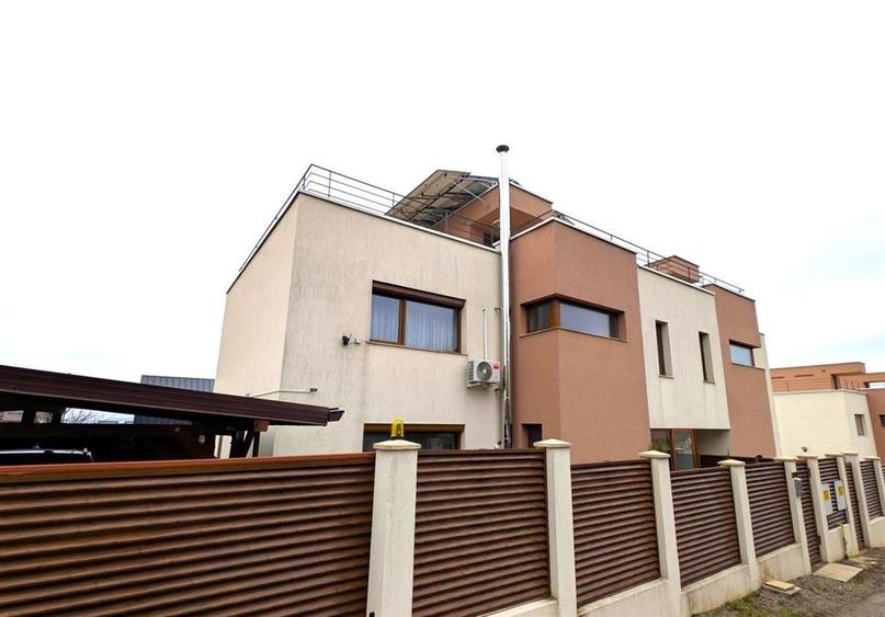 Casă cu 4 camere cu Garaj în Miroslava