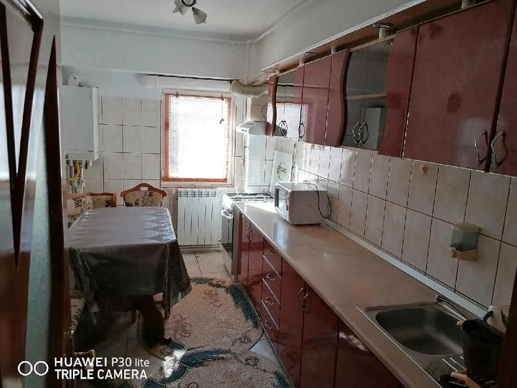 Apartament cu 2 camere decomandat în E3