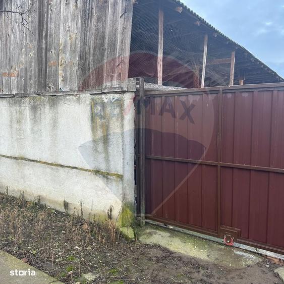 Casă cu 3 camere cu Teren 2298 Mp în Livada