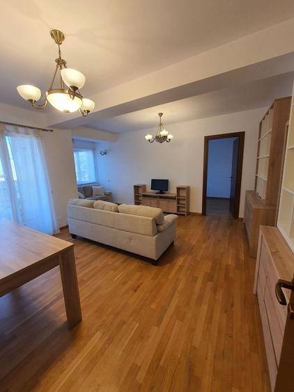 Apartament cu 3 camere, mobilat în P-ța Muncii