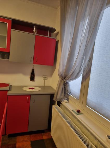 Casă cu 3 camere cu Canalizare în Vest