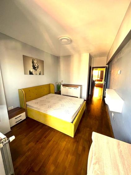 Apartament cu 3 camere decomandat, mobilat în Faleza Nord