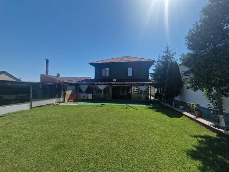 Casă individuală cu 4 camere cu Canalizare în Valu lui Traian
