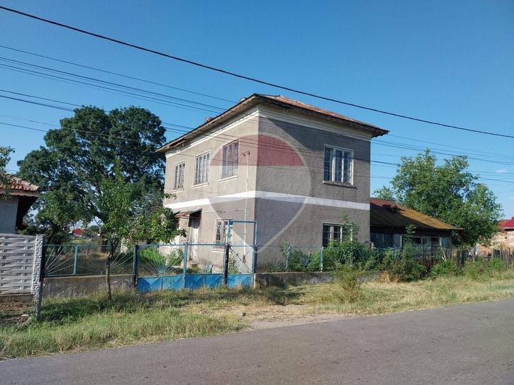 Casă individuală cu 5 camere cu Teren 1008 Mp în Bucovăț
