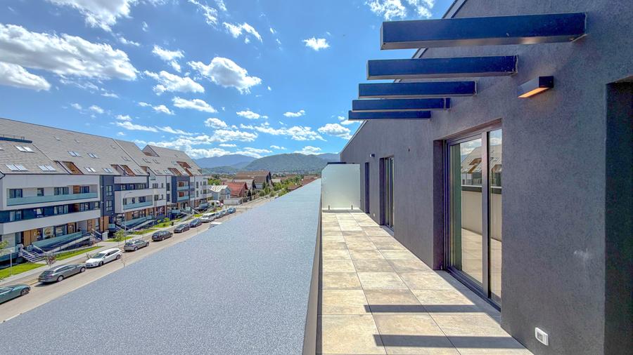 Apartament cu 2 camere decomandat în Tractorul