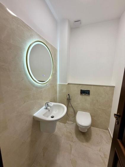 Apartament cu 4 camere decomandat, mobilat în Barbu Văcărescu