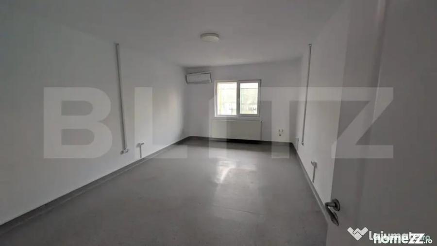 Spațiu comercial, de 450 mp, în Micro 6