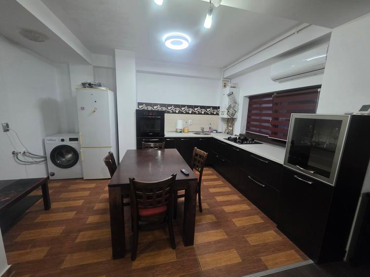 Apartament cu 2 camere semidecomandat, mobilat în Girocului
