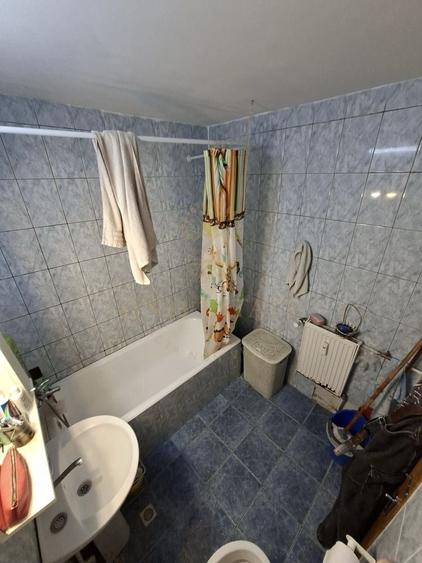 Apartament cu 3 camere decomandat, mobilat în Ozana