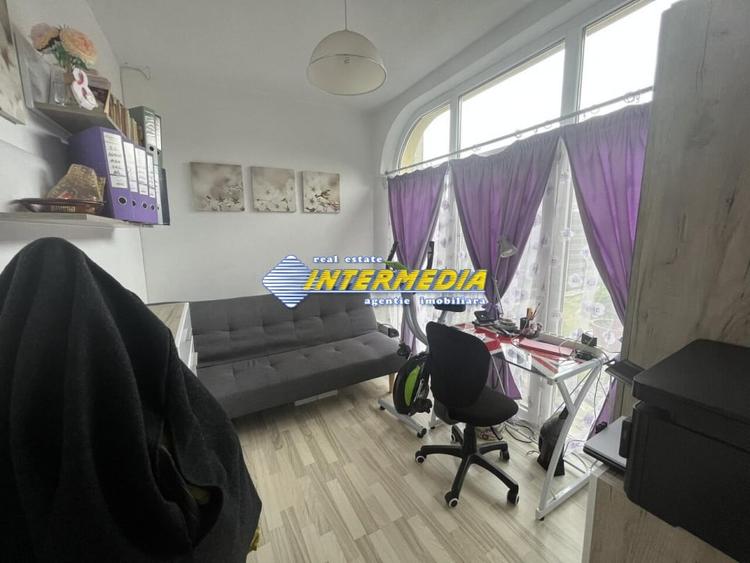 Casă individuală cu 3 camere cu Canalizare în Cetate