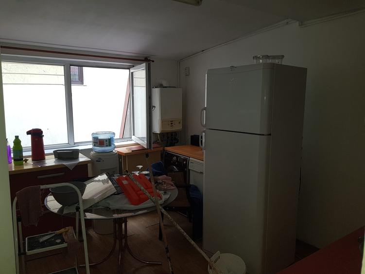 Casă cu 3 camere cu Canalizare în Mihai Bravu