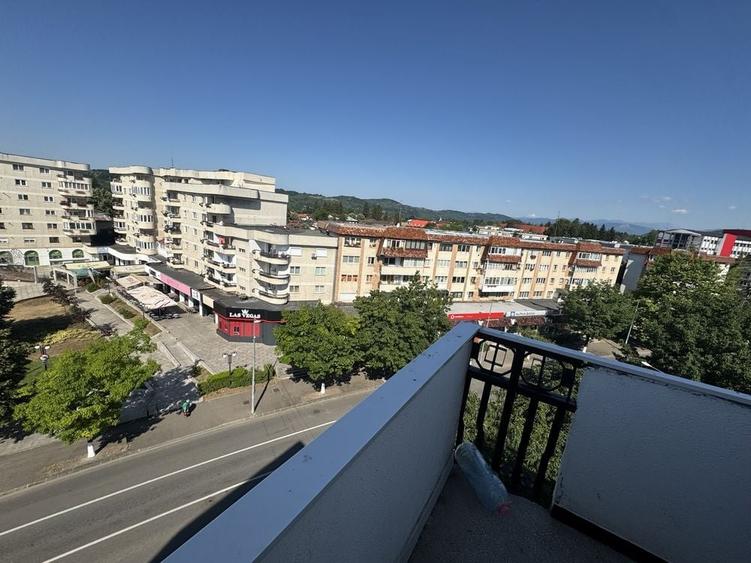 Apartament cu 3 camere decomandat în Câmpina