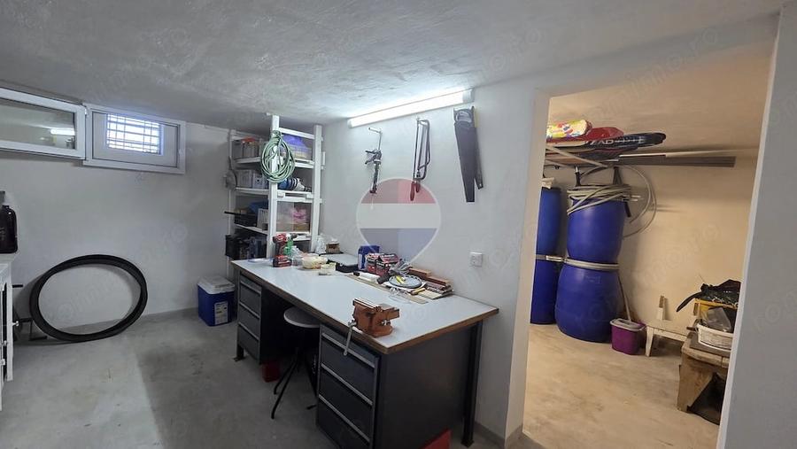 Casă cu Teren 4345 Mp în Calea Sighisoarei
