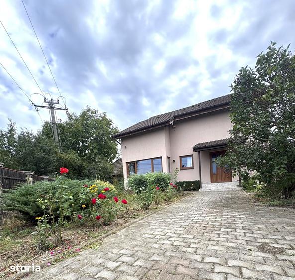 Casă cu 5 camere cu Teren 553 Mp în Sângeorgiu de Mureș