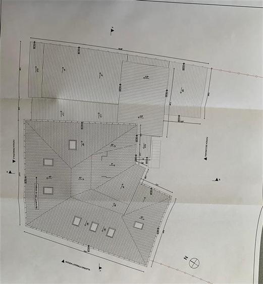 Casă individuală cu 6 camere cu Teren 275 Mp în Bartolomeu