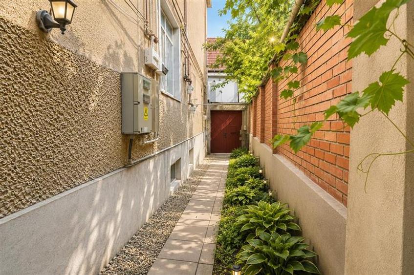 Apartament cu 2 camere decomandat, mobilat în Centrul Istoric